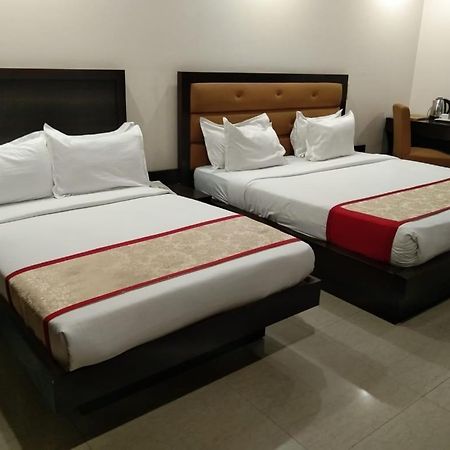 Zenith Hotel - Delhi Airport Nuova Delhi Esterno foto