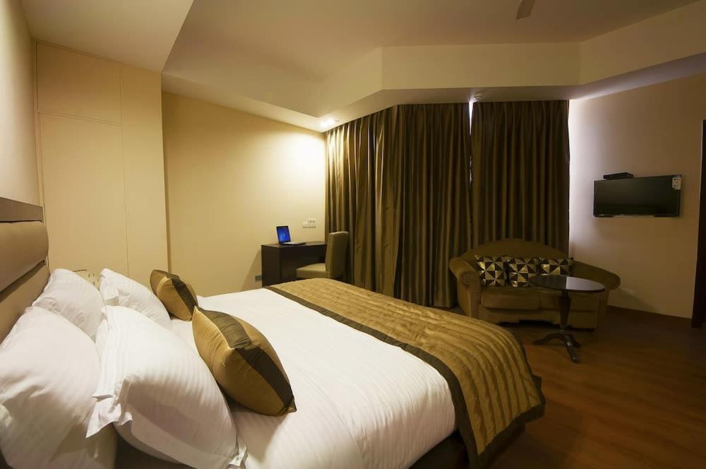 Zenith Hotel - Delhi Airport Nuova Delhi Esterno foto