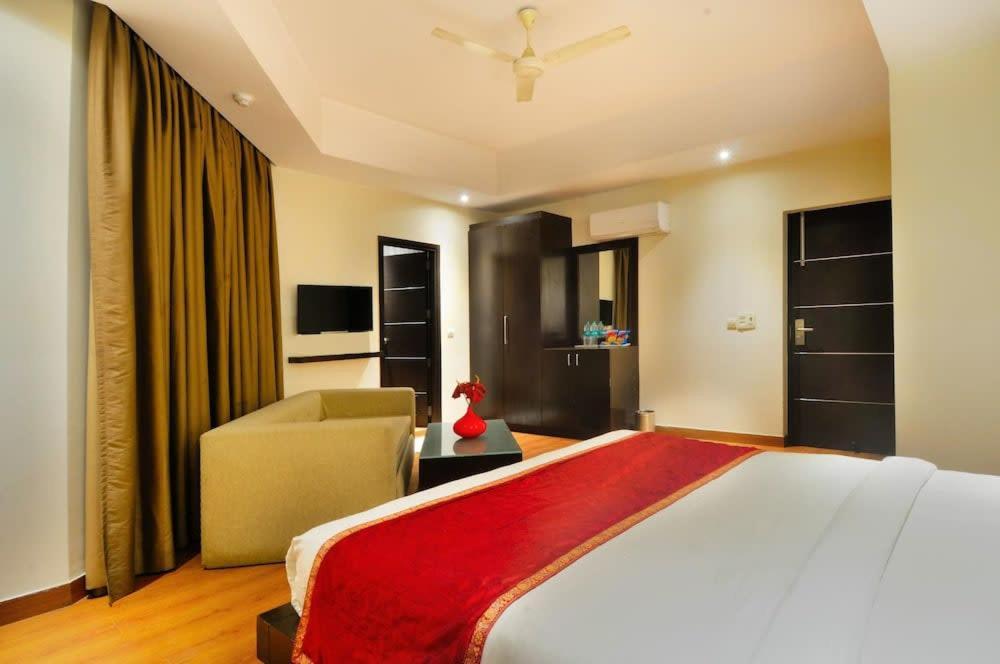 Zenith Hotel - Delhi Airport Nuova Delhi Esterno foto