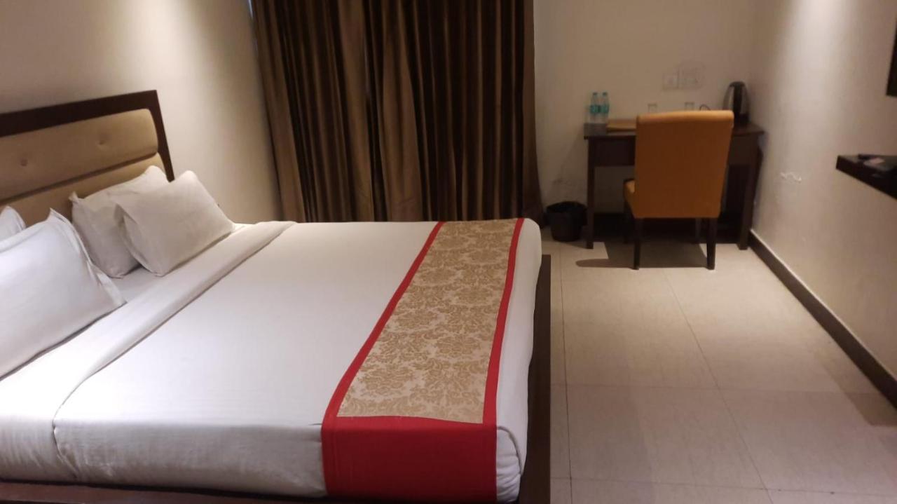 Zenith Hotel - Delhi Airport Nuova Delhi Esterno foto