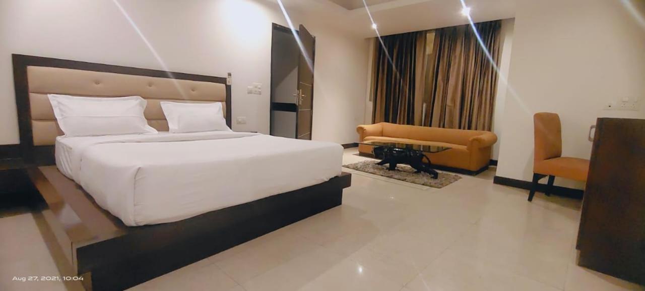 Zenith Hotel - Delhi Airport Nuova Delhi Esterno foto